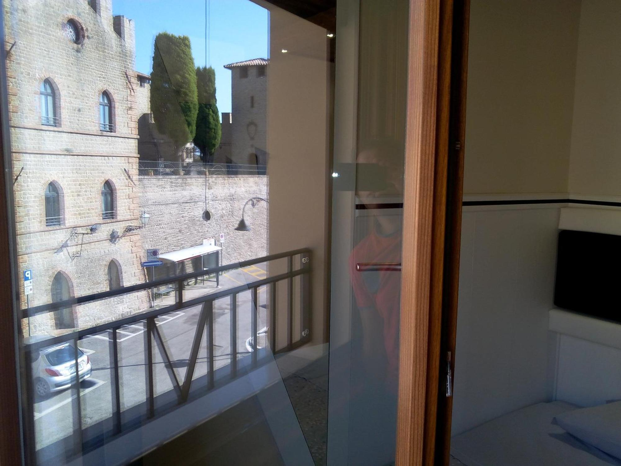 Albergo Diffuso - Il Poggetto Tra Urbino & San Marino Стая снимка